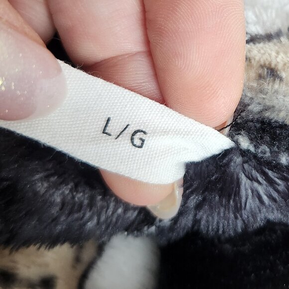 Two Pairs of Women's Fleece Pajamas Bluenotes Size L - Picture 3 of 6